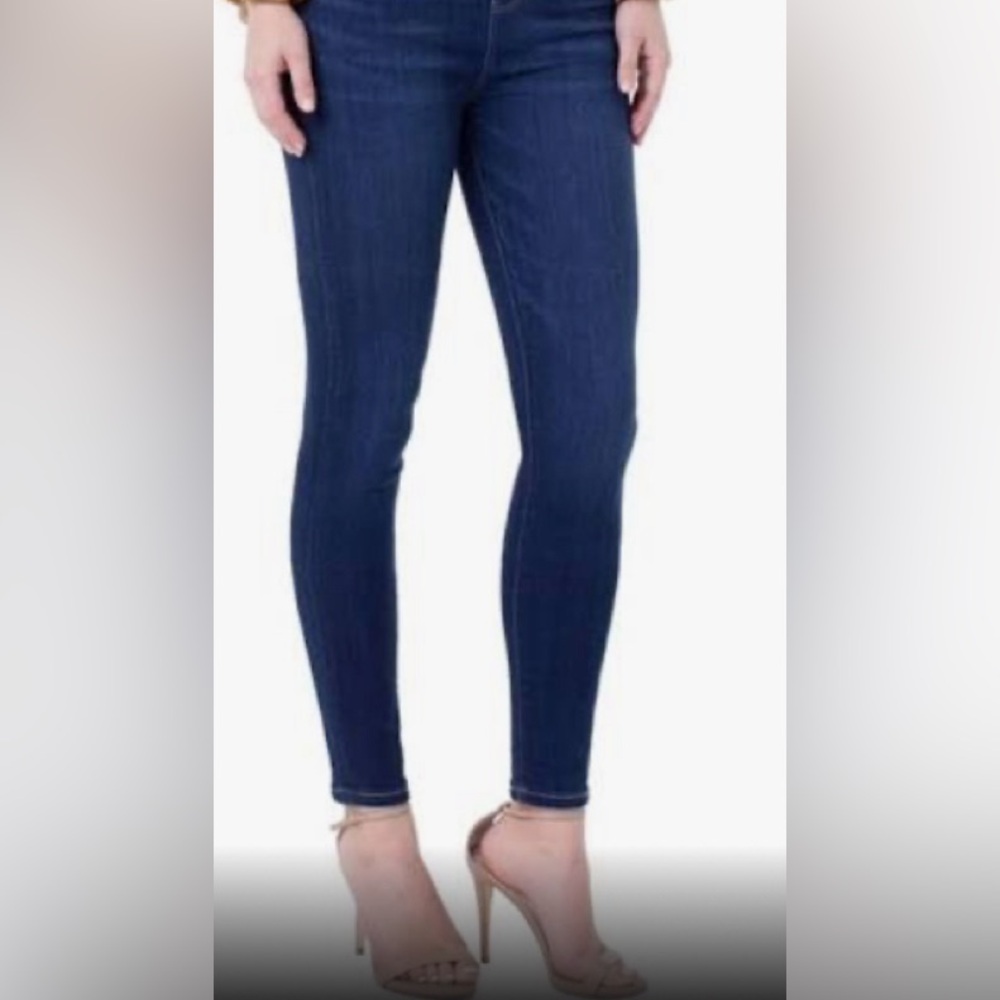 Liverpool Chloe Pull-On Ankle Skinny
NWT